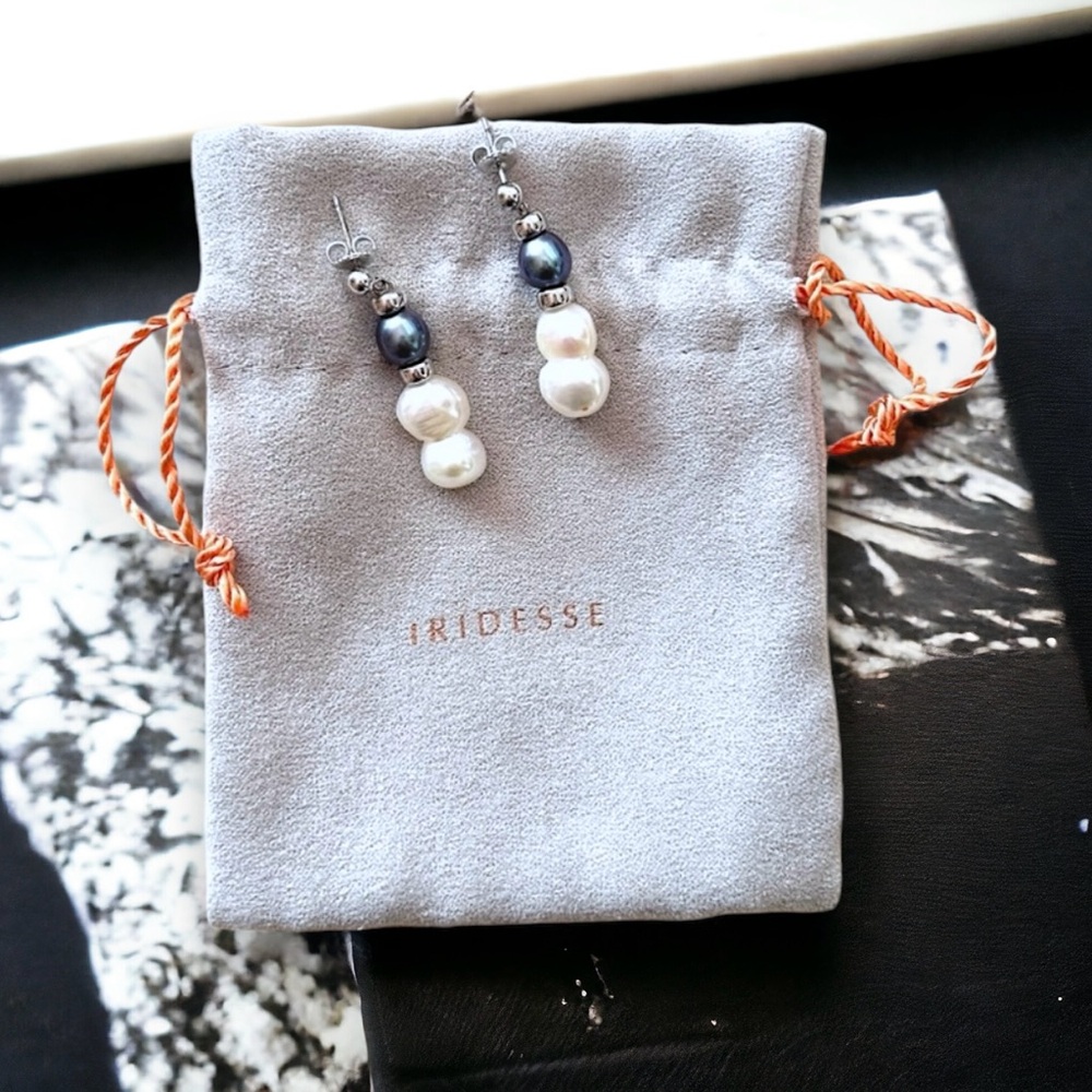 Tiffany & Co. IRIDESSE Freshwater Pearl Drop Earrings. - Picture 2 of 3